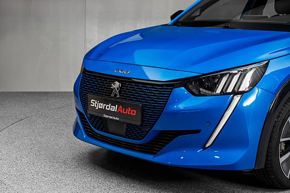 Peugeot e-208 3 of 29