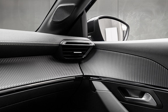 Peugeot e-208 22 of 29