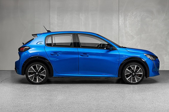 Peugeot e-208 11 of 29