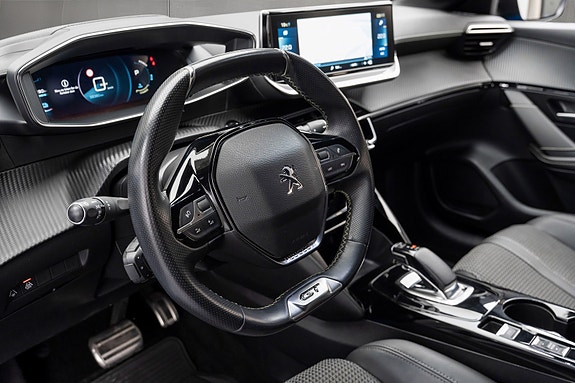 Peugeot e-208 24 of 29