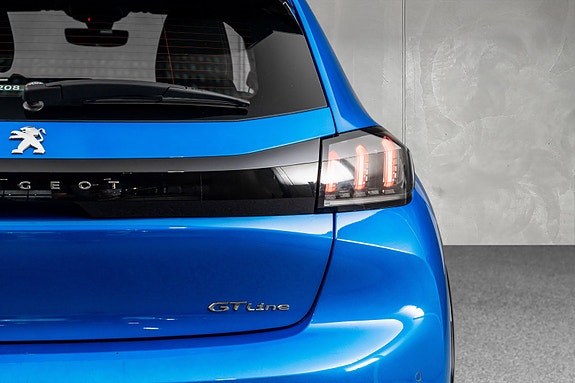 Peugeot e-208 8 of 29