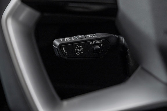 Audi Q4 e-tron 13 of 30