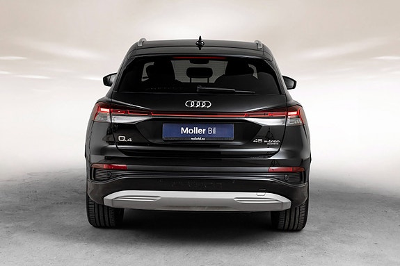 Audi Q4 e-tron 7 of 30
