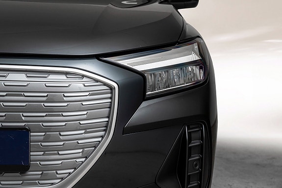 Audi Q4 e-tron 5 of 30