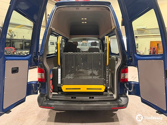 Volkswagen Kombi 9 of 10
