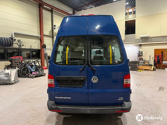 Volkswagen Kombi 6 of 10