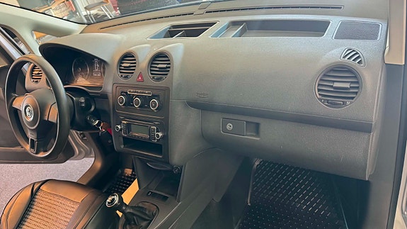 Volkswagen Caddy Maxi 11 of 16