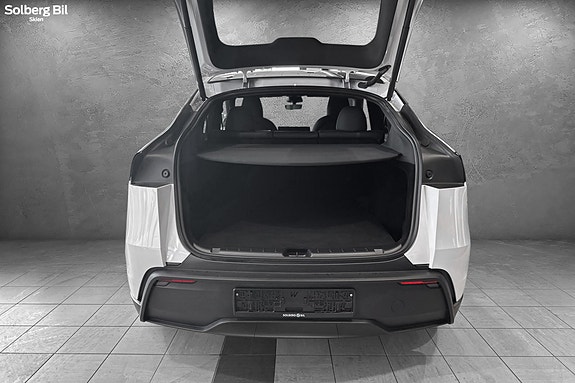 Tesla Model Y 11 of 30