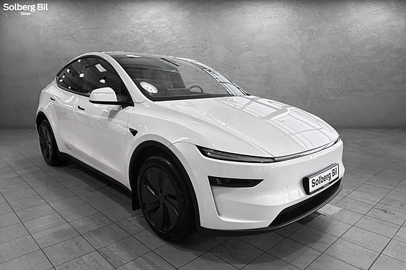 Tesla Model Y 3 of 30
