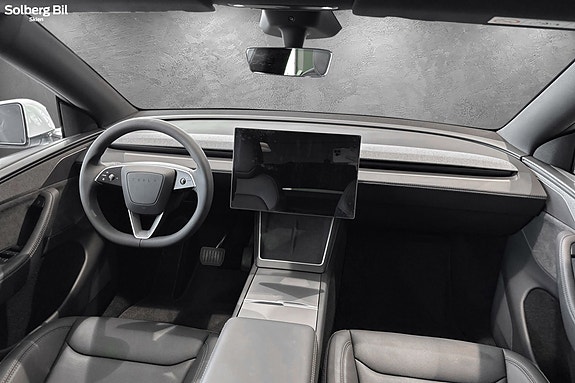 Tesla Model Y 18 of 30