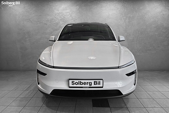 Tesla Model Y 2 of 30