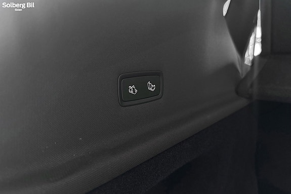 Tesla Model Y 13 of 30
