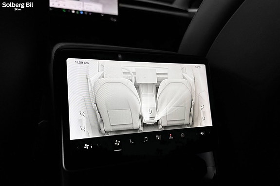 Tesla Model Y 28 of 30
