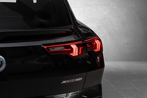 BMW iX2 9 of 30
