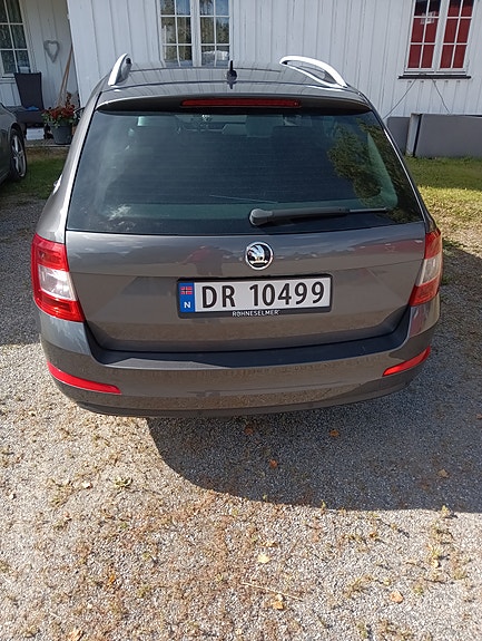 Skoda Octavia 3 of 9