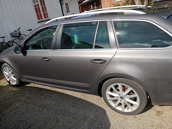 Skoda Octavia 5 of 9