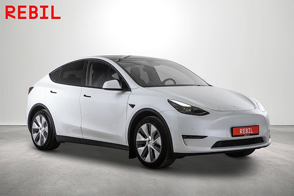 Tesla Model Y 4 of 27