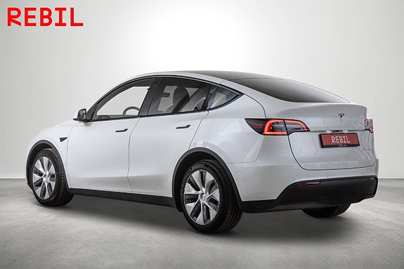 Tesla Model Y 5 of 27