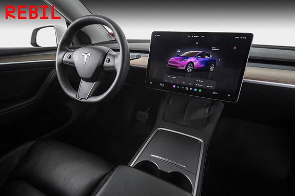 Tesla Model Y 14 of 27
