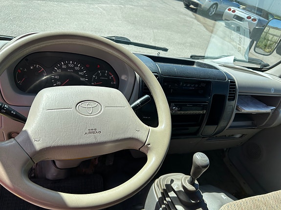 Toyota Dyna 11 of 12