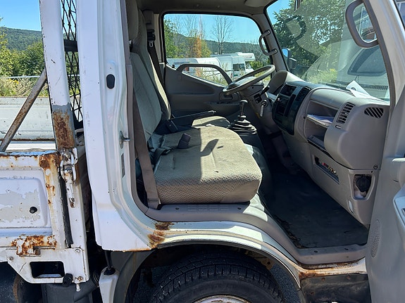 Toyota Dyna 9 of 12