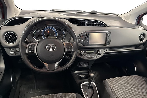 Toyota Yaris 6 of 24