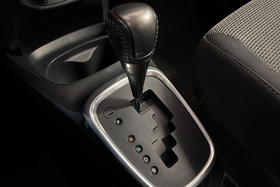 Toyota Yaris 14 of 24