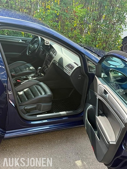 Volkswagen golf 17 of 26