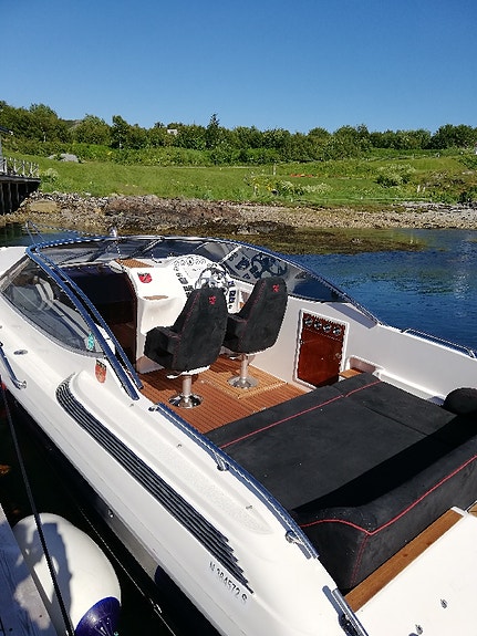 Marex Estremo 270 – Volvo Penta D6-350 2 of 3