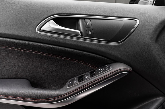 Mercedes-Benz A45 26 of 30