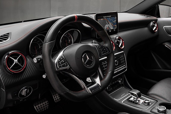Mercedes-Benz A45 28 of 30