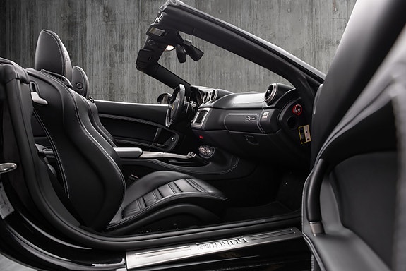 Ferrari California 21 of 30