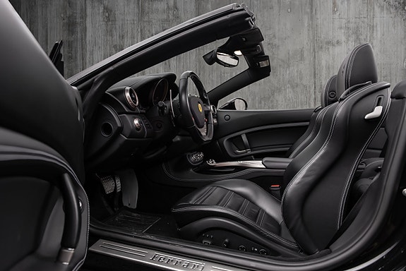 Ferrari California 20 of 30
