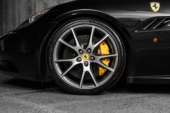 Ferrari California 17 of 30