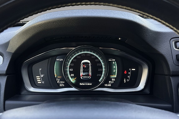 Volvo XC70 13 of 20