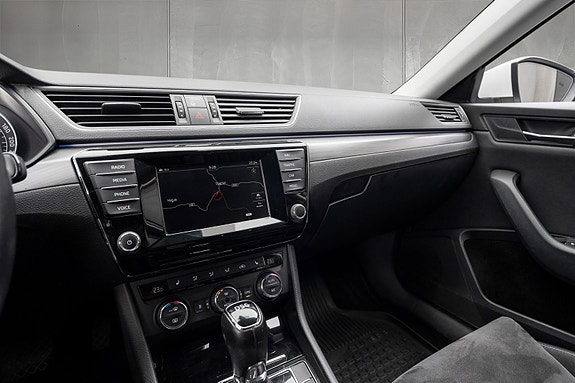 Skoda Superb 18 of 30