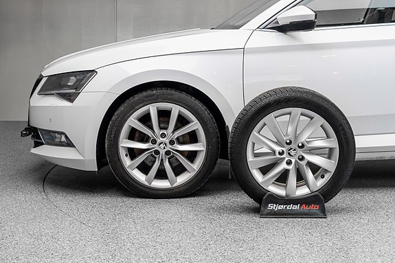 Skoda Superb 5 of 30