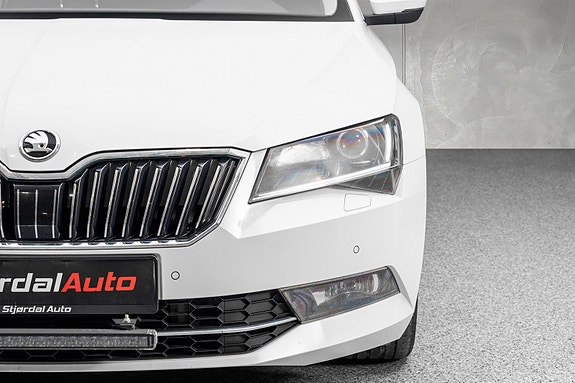 Skoda Superb 14 of 30