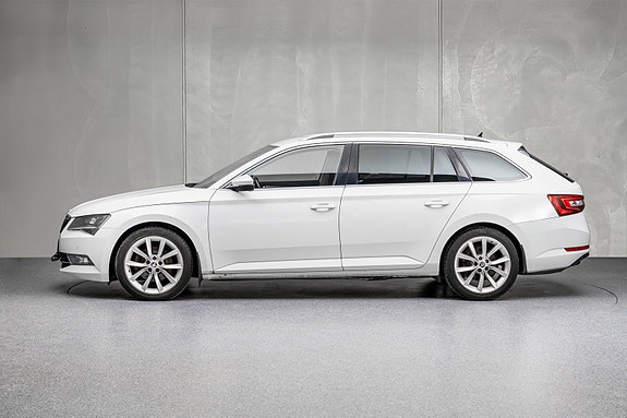 Skoda Superb 4 of 30