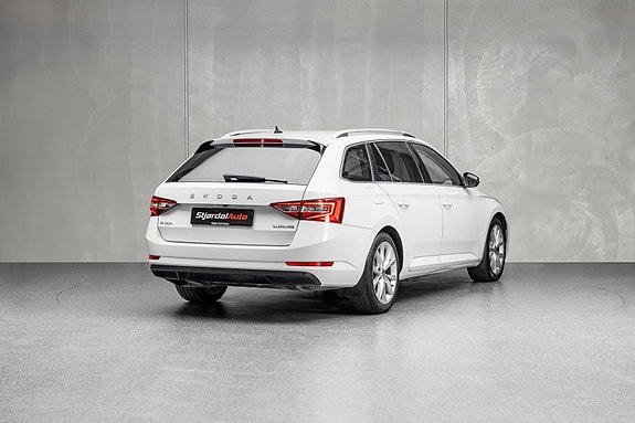 Skoda Superb 9 of 30
