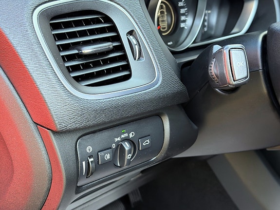 Volvo V40 17 of 30