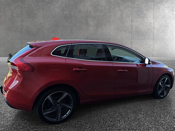 Volvo V40 8 of 30
