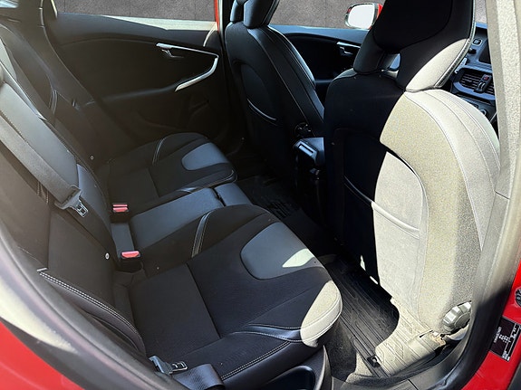 Volvo V40 27 of 30