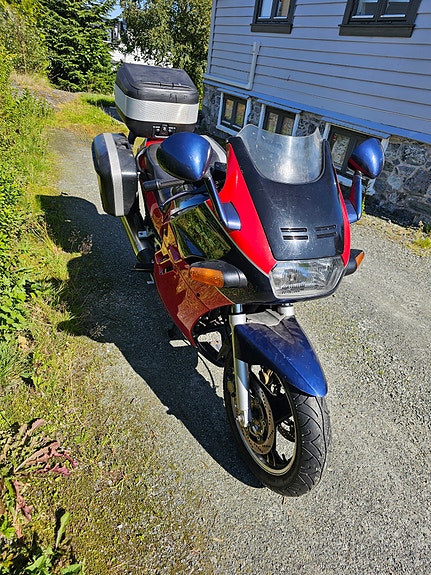 Suzuki GSX 1100 F 3 of 5