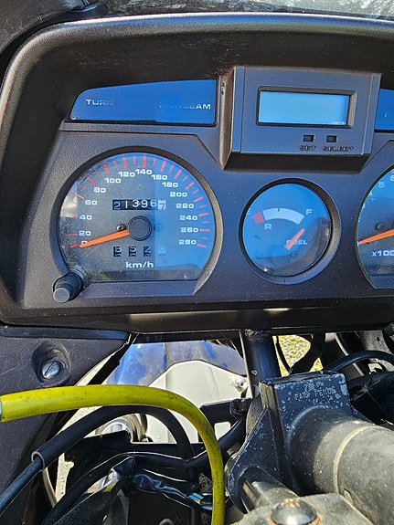 Suzuki GSX 1100 F 5 of 5