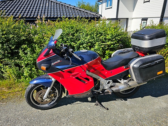 Suzuki GSX 1100 F 2 of 5