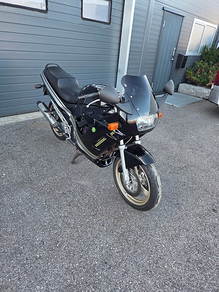 Suzuki GSX 750 F 10 of 11