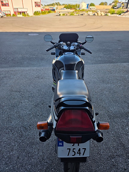 Suzuki GSX 750 F 7 of 11