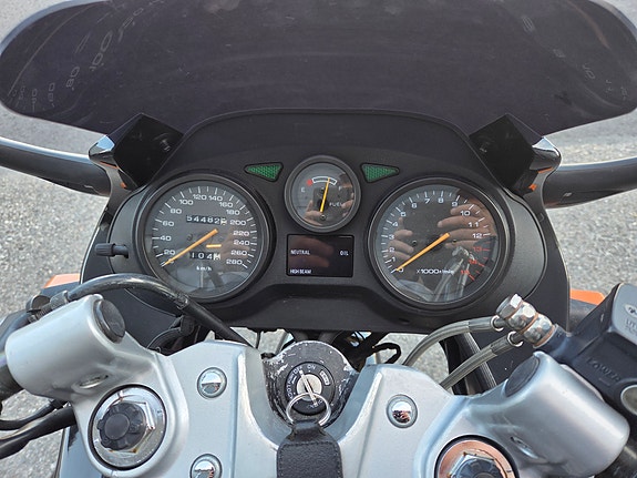 Suzuki GSX 750 F 3 of 11