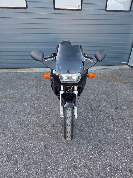 Suzuki GSX 750 F 8 of 11